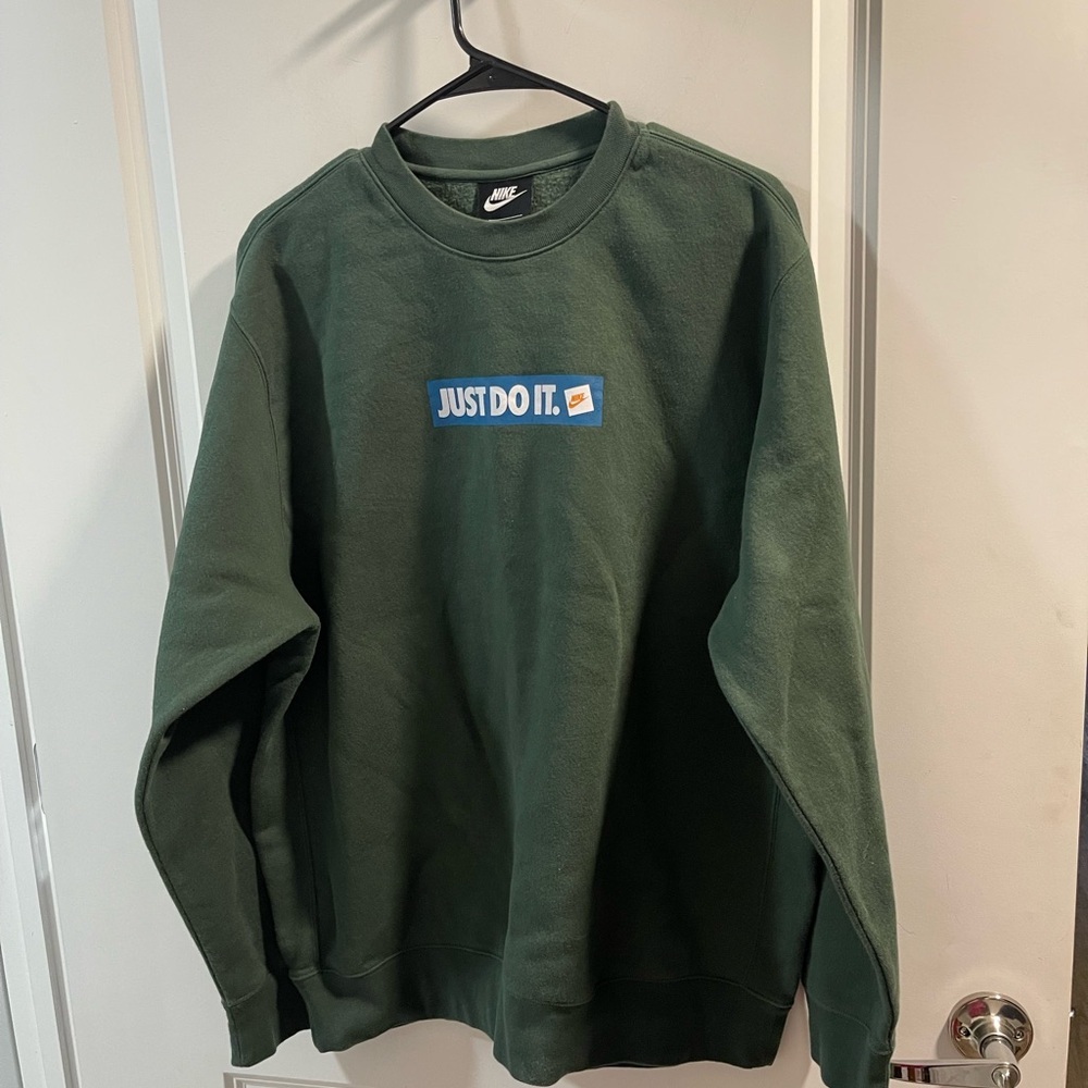 Nike Men's Forest Green Crewneck Good Condition